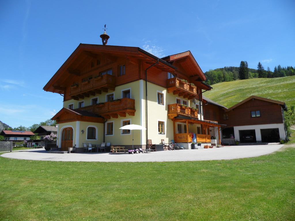 Baby- Und Kinderbauernhof Montaning Forstau  Kültér fotó