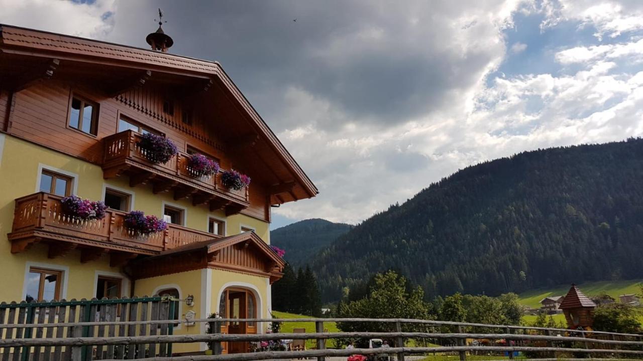Baby- Und Kinderbauernhof Montaning Forstau  Kültér fotó